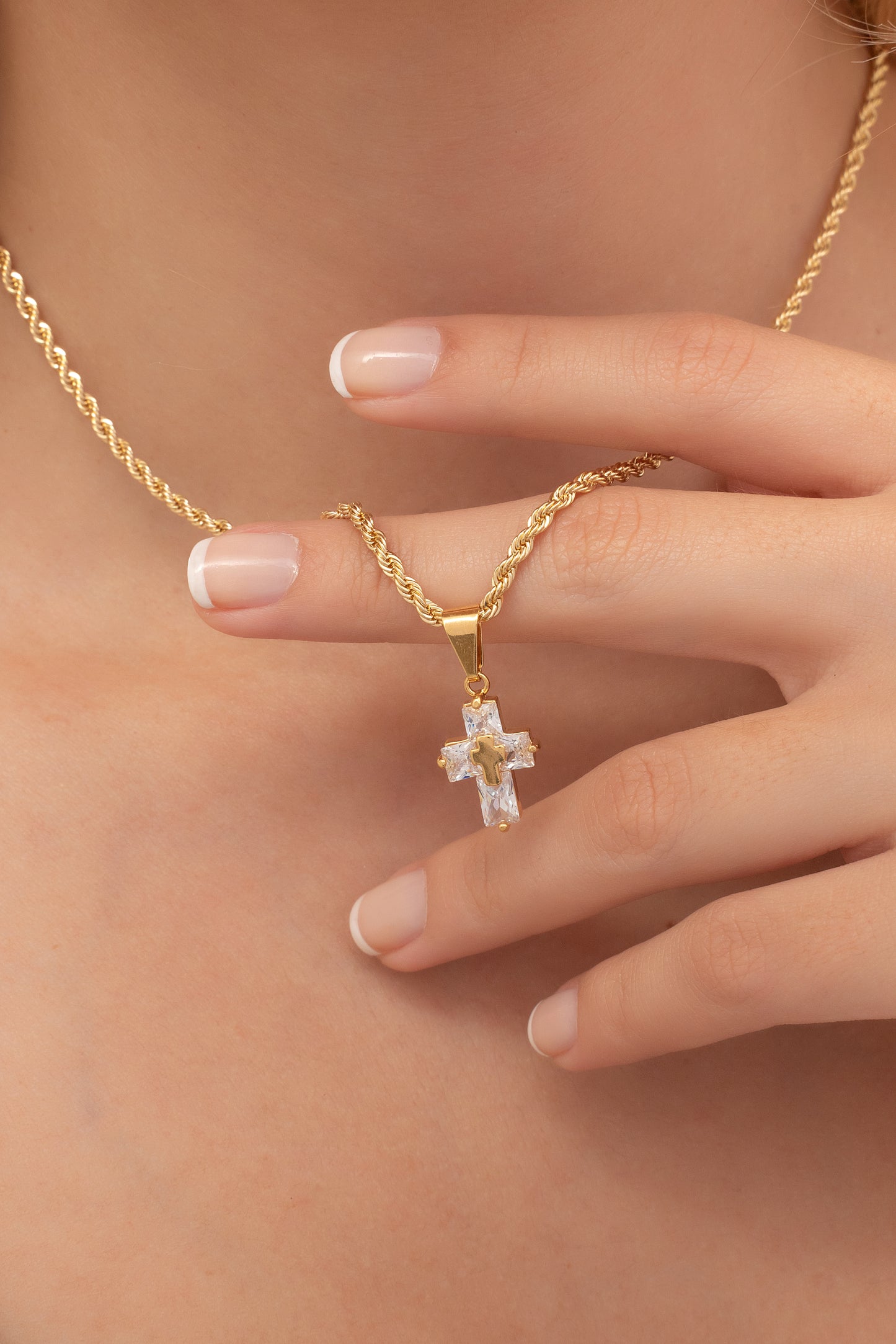 dije cruz swarovsky mini