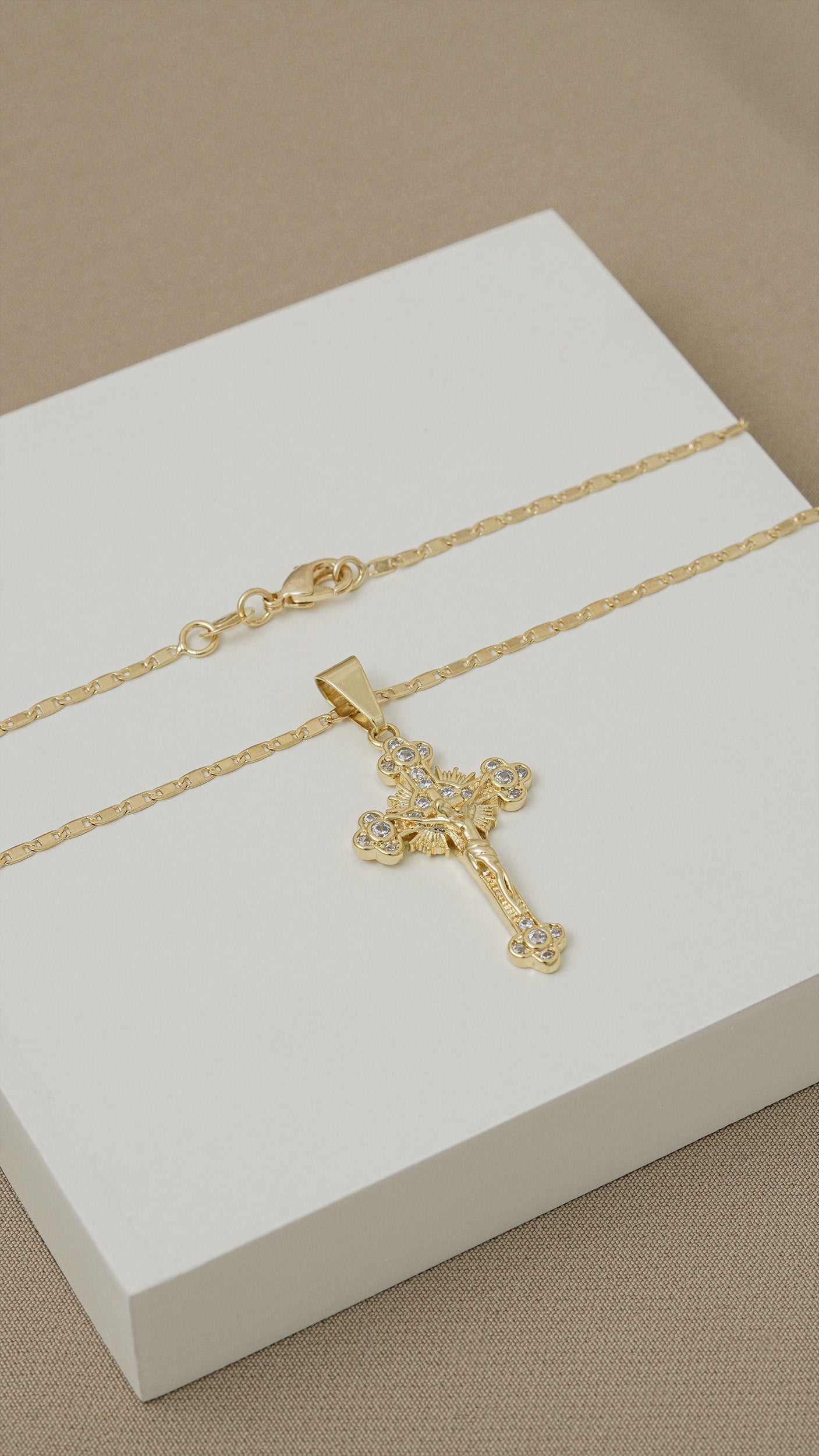 Dije El Crucificado