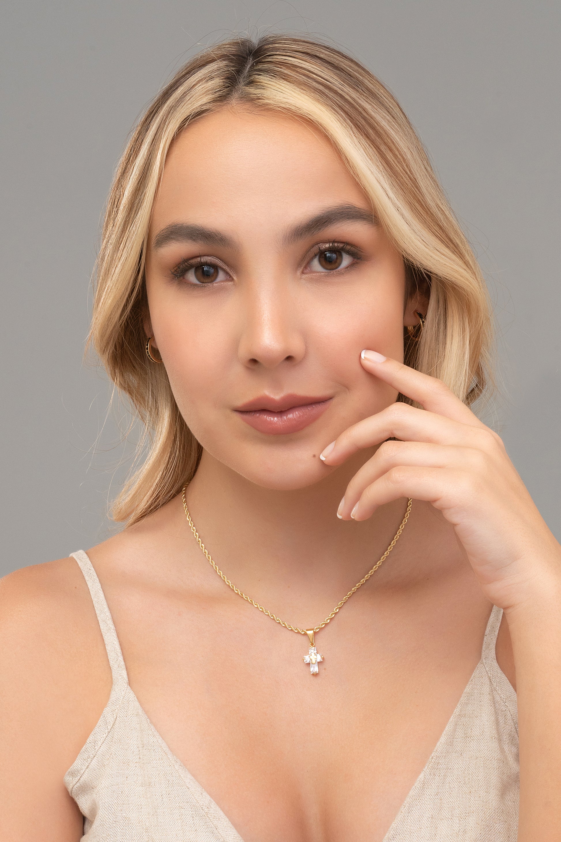 dije cruz swarovsky mini