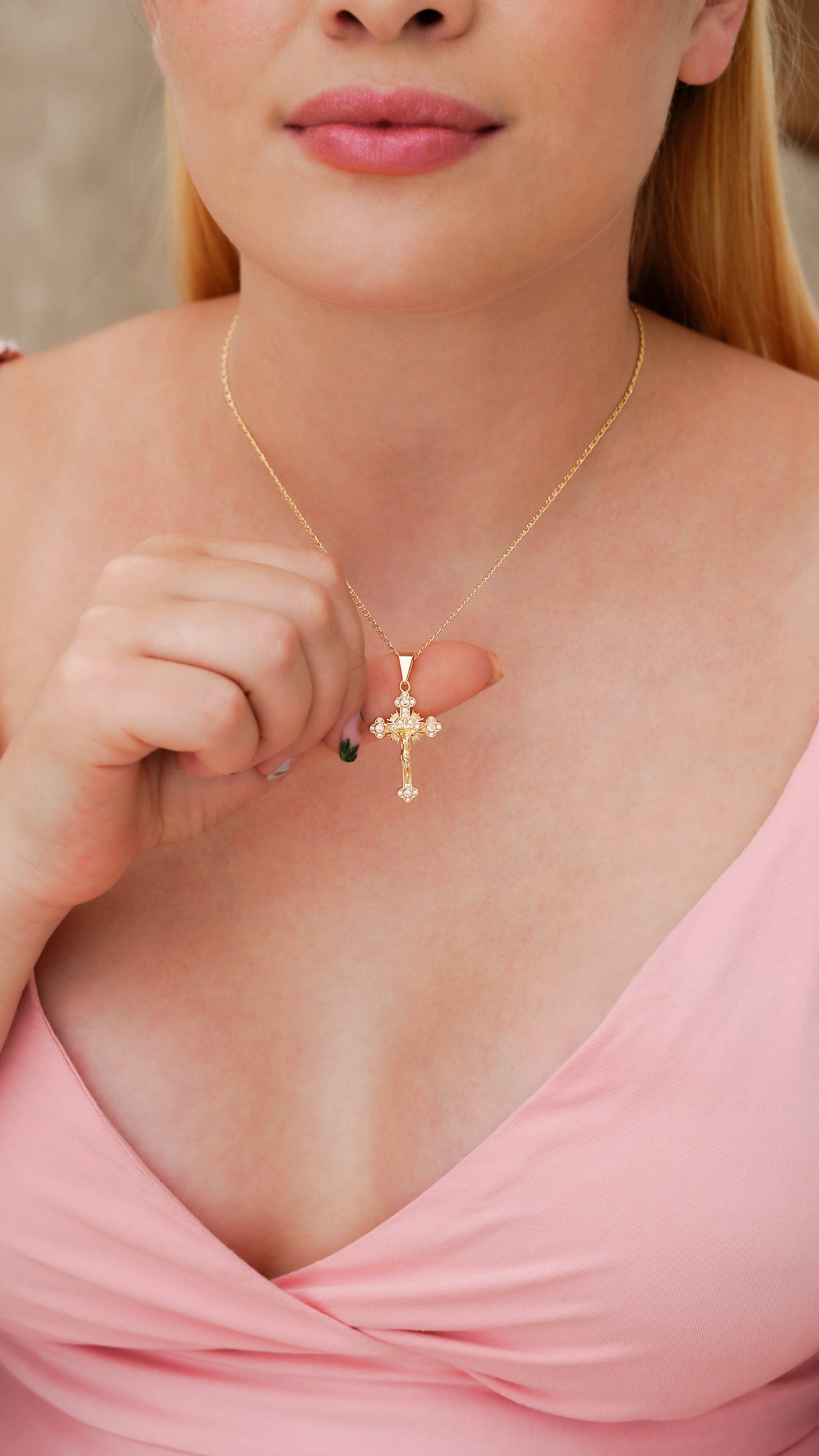 Dije El Crucificado
