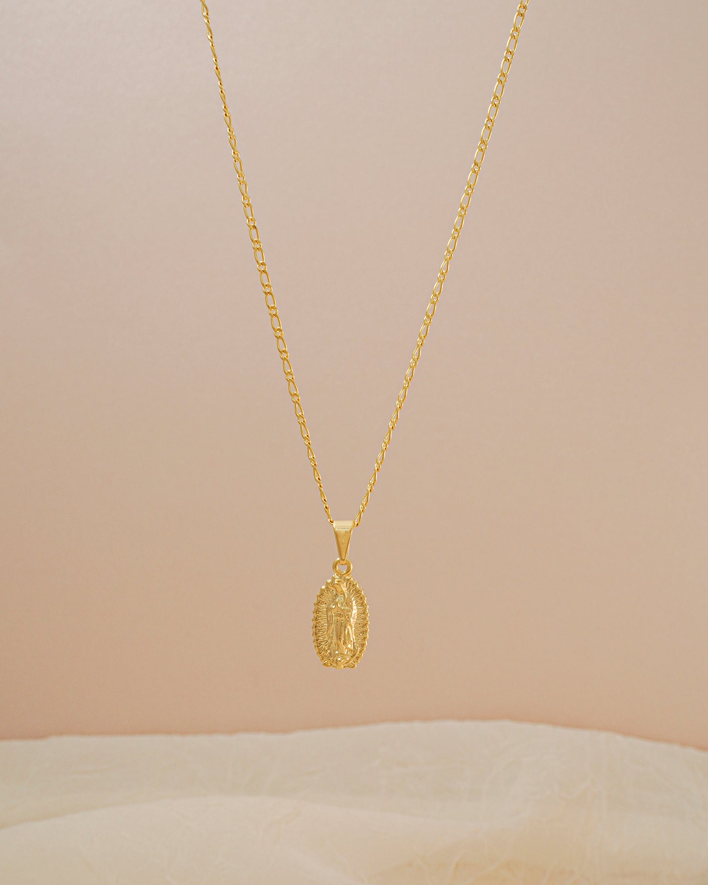dije virgen guadalupe tallada
