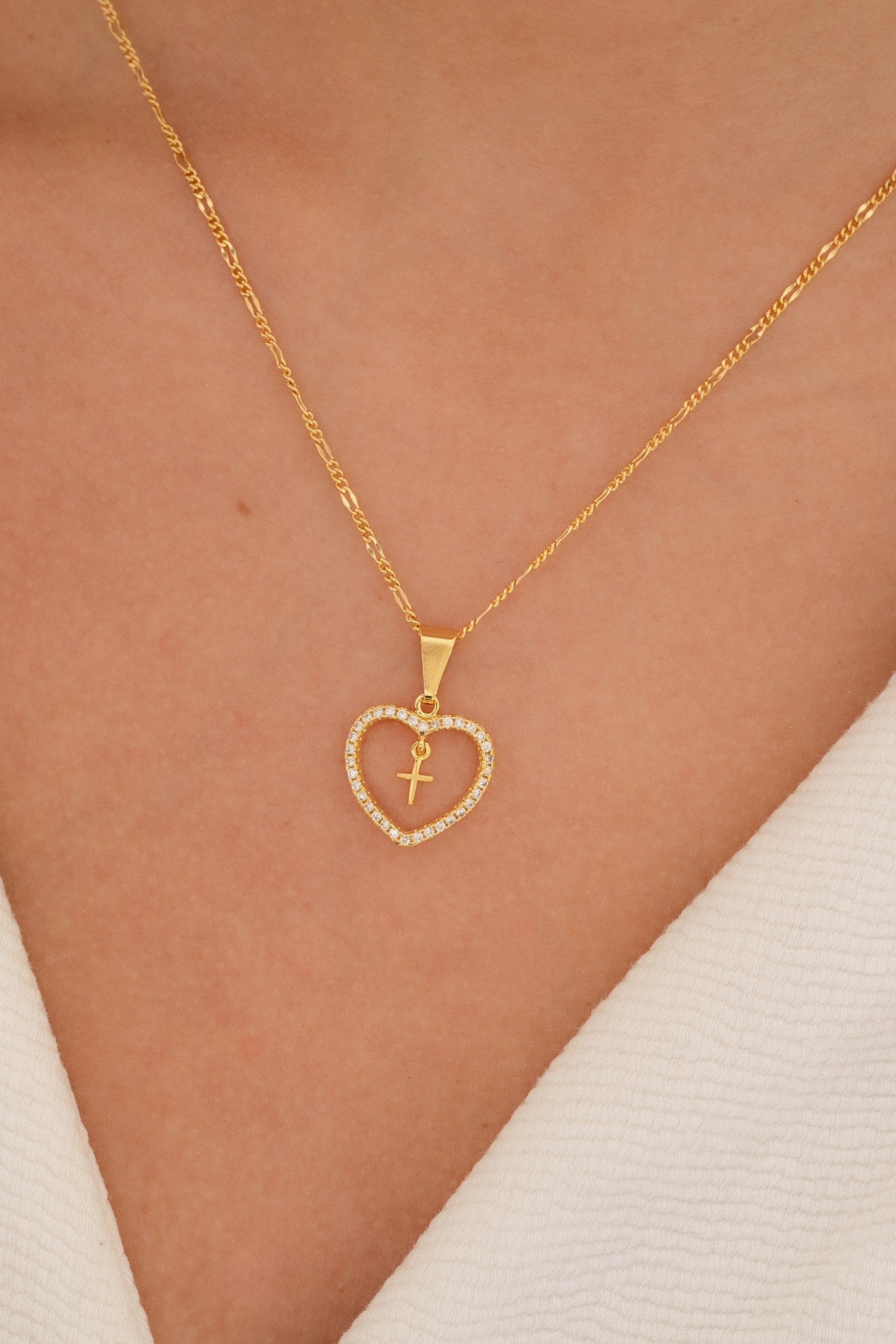 dije corazon circonias + cruz mini