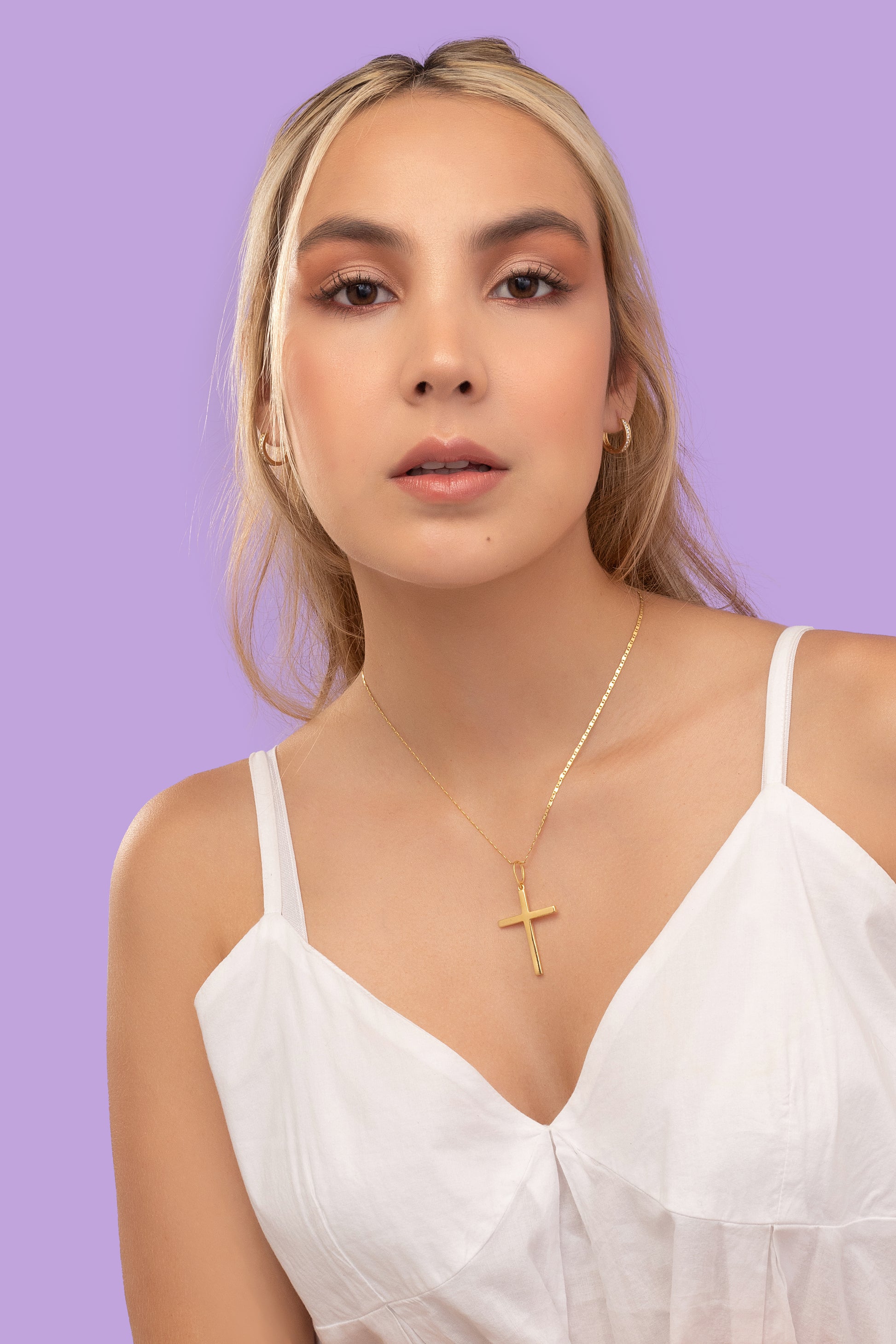 dije cruz lisa