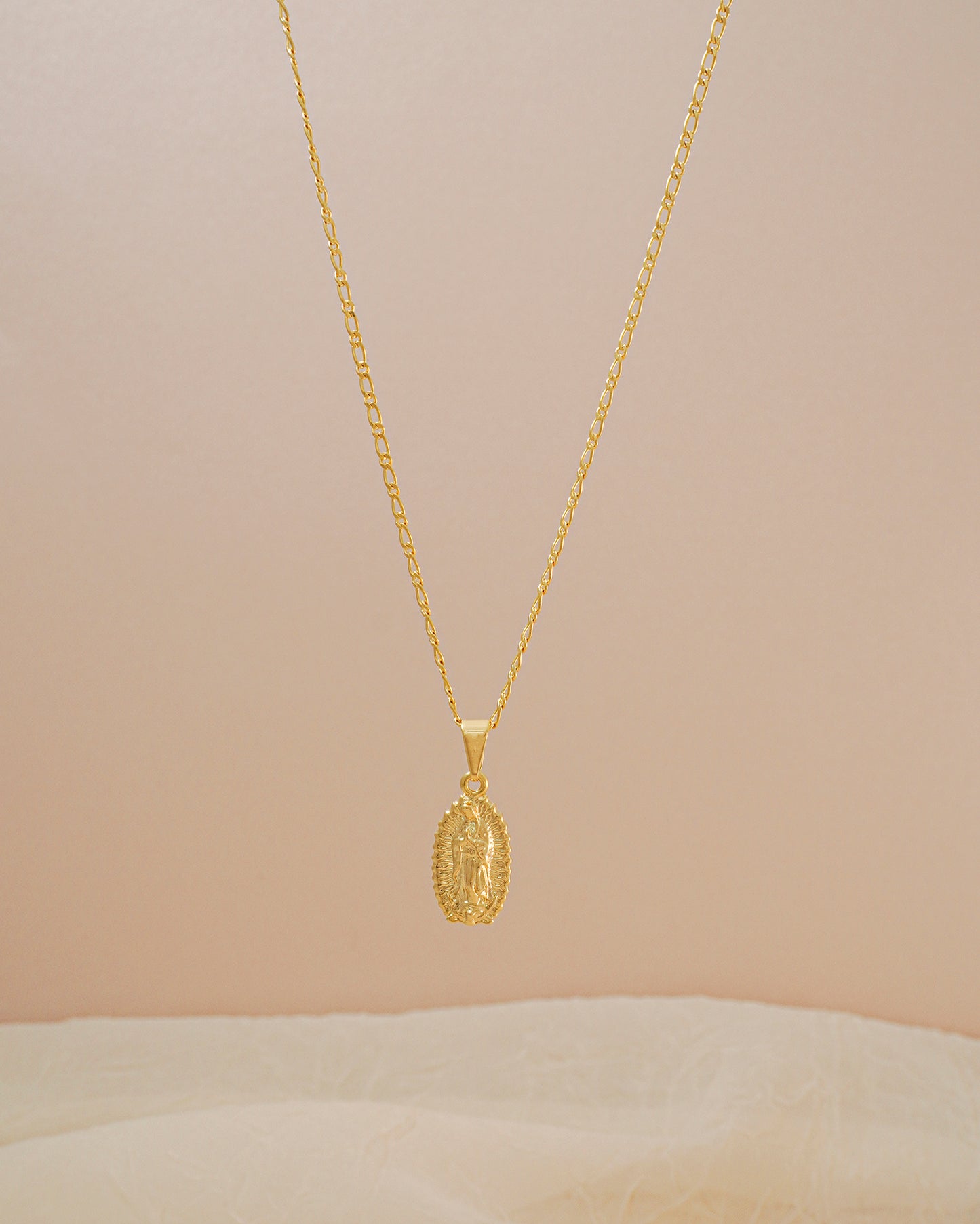 dije virgen guadalupe tallada
