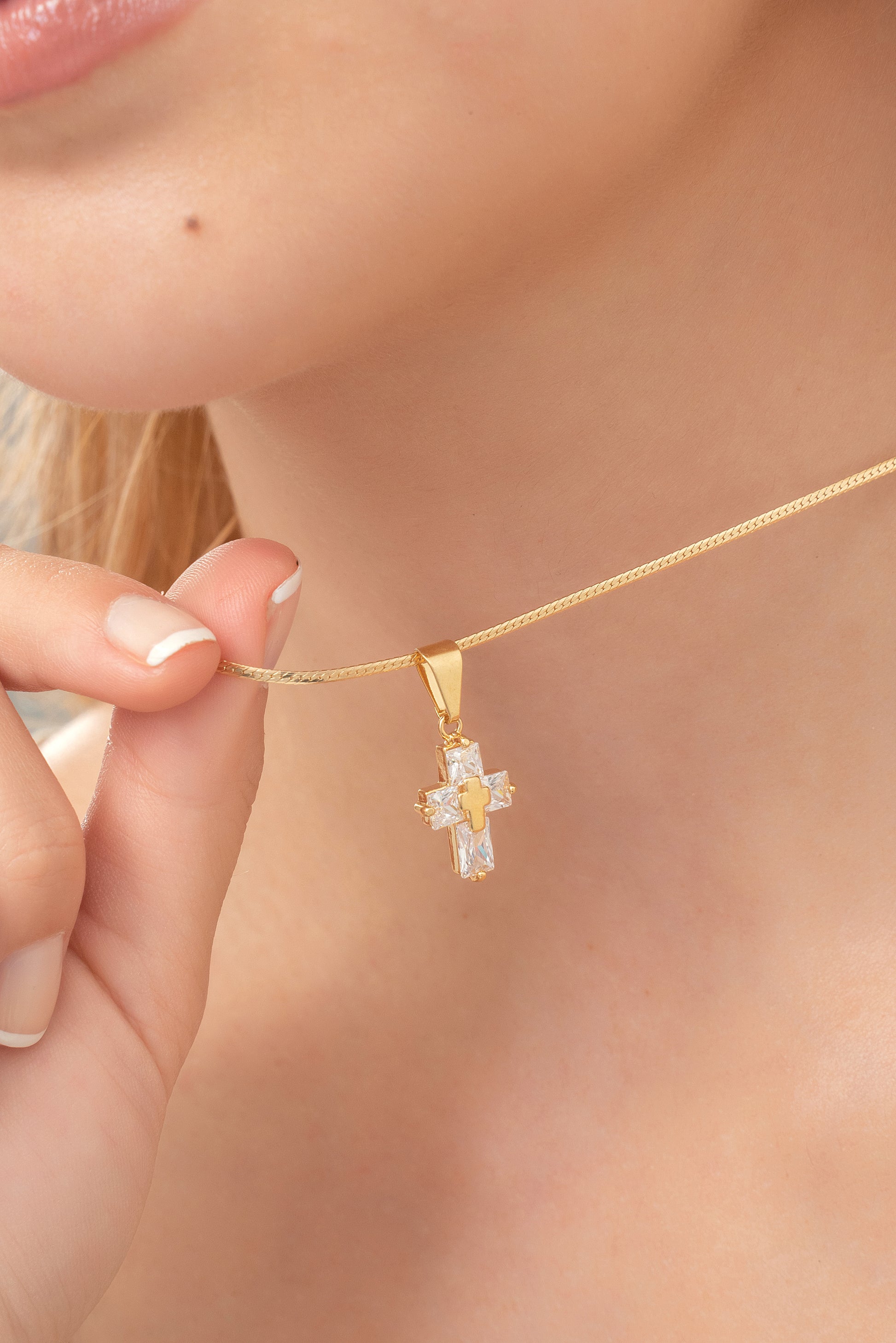 dije cruz swarovsky mini