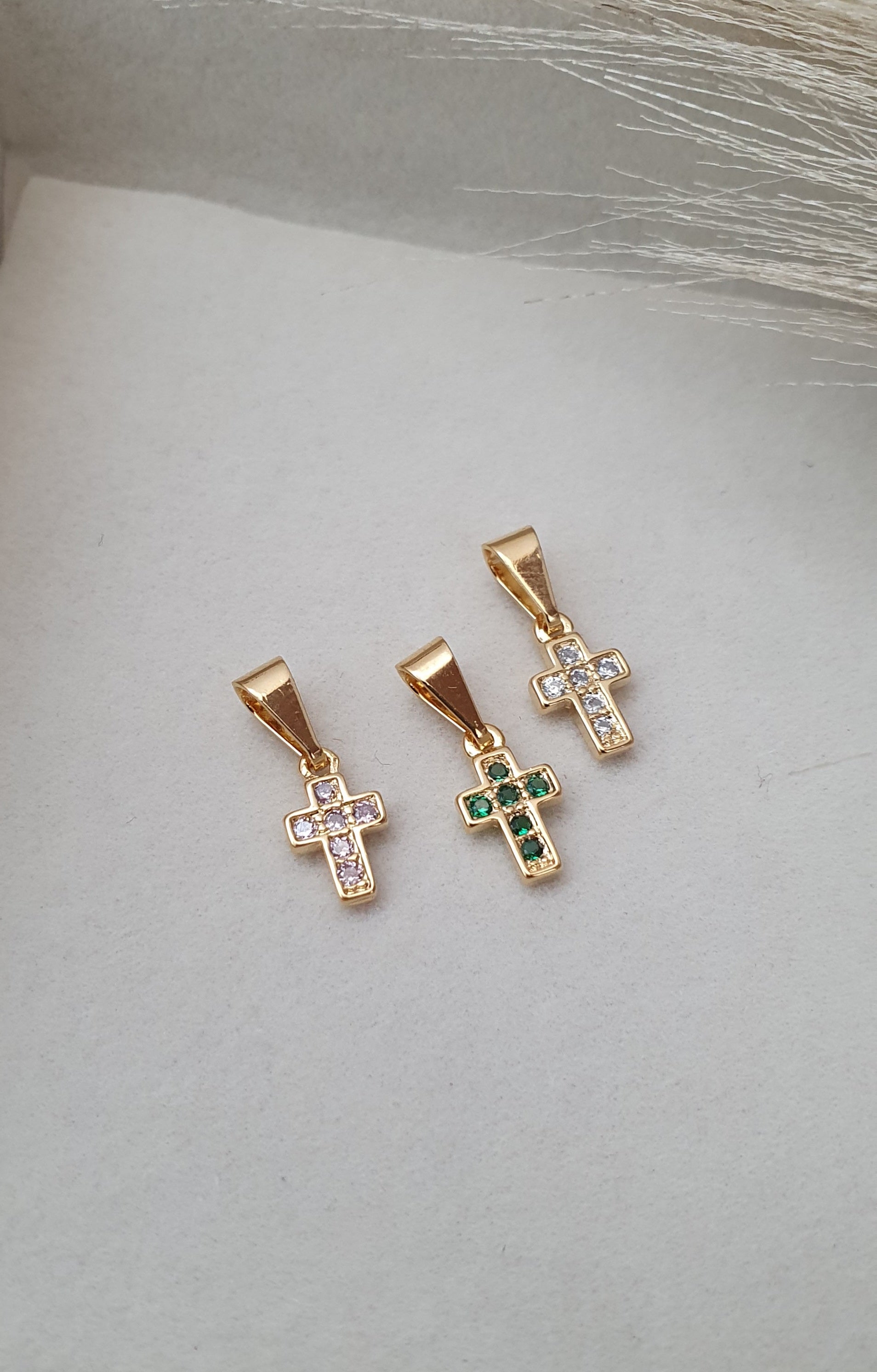 dije mini cruz circonias