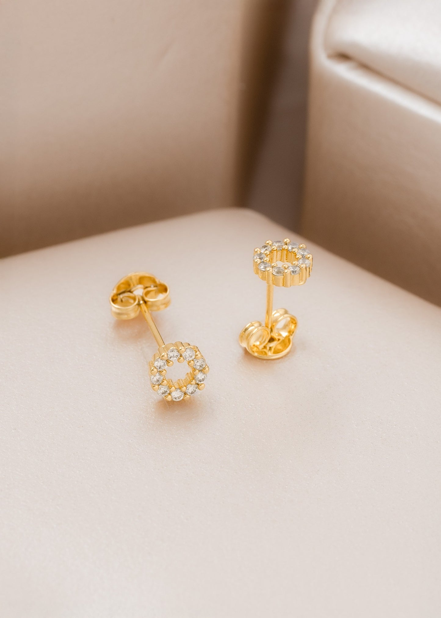Areta Crystal Circle