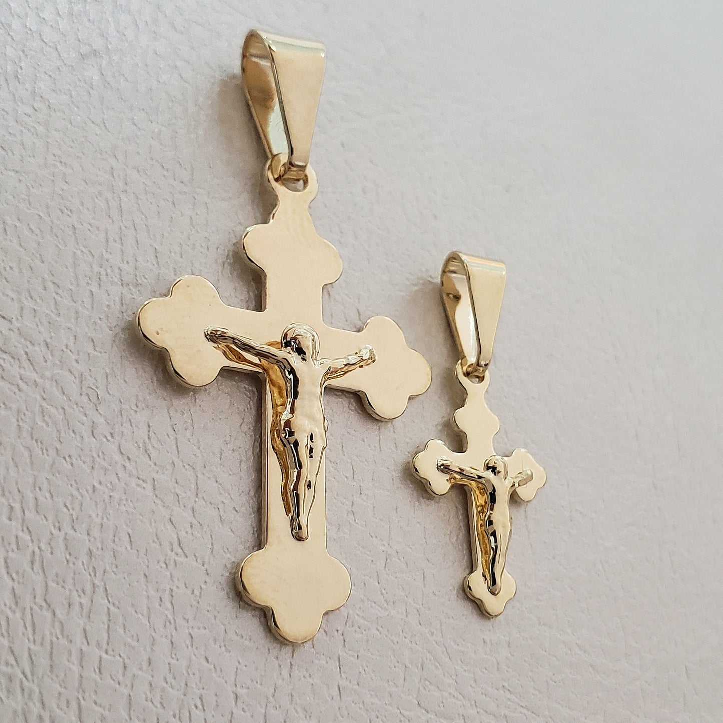 dije cristo pequeño
