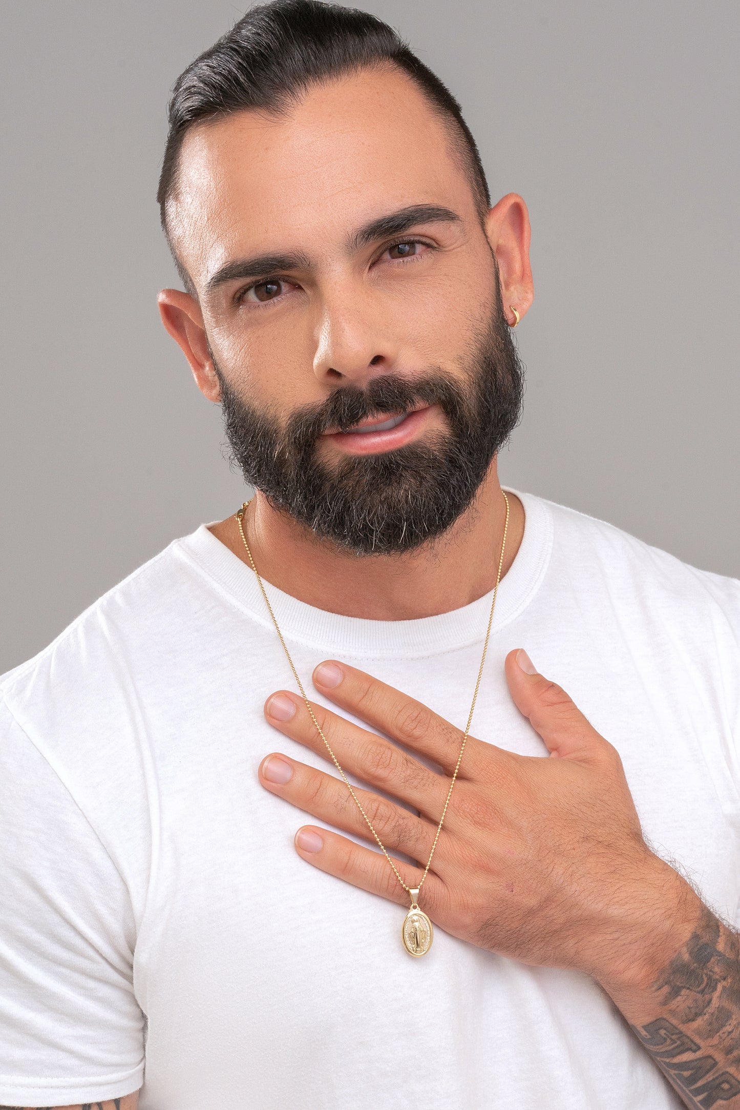 dije virge milagrosa mediana